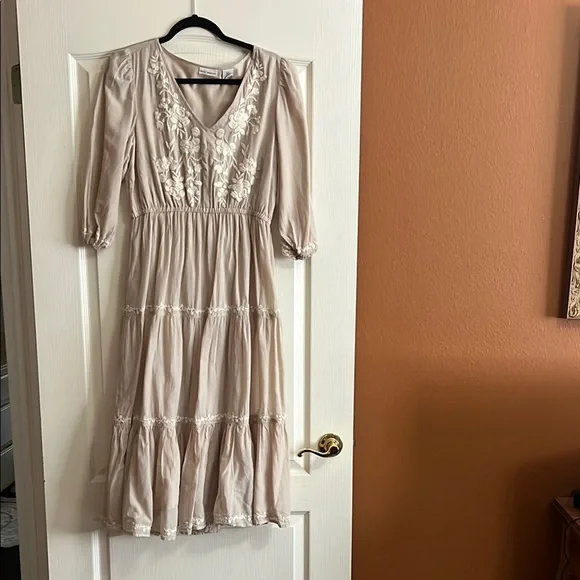 Lucky Brand Beige Dress - Picture 1 of 6